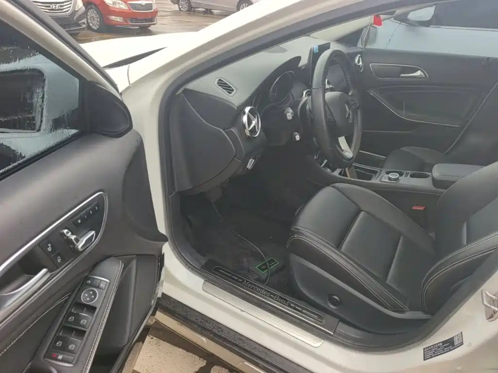 Mercedes-Benz GLA 2018 — фото 16