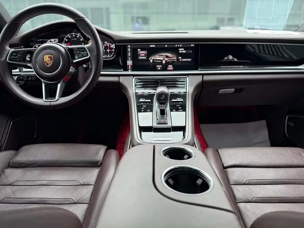 Porsche Panamera 2018 — фото 9