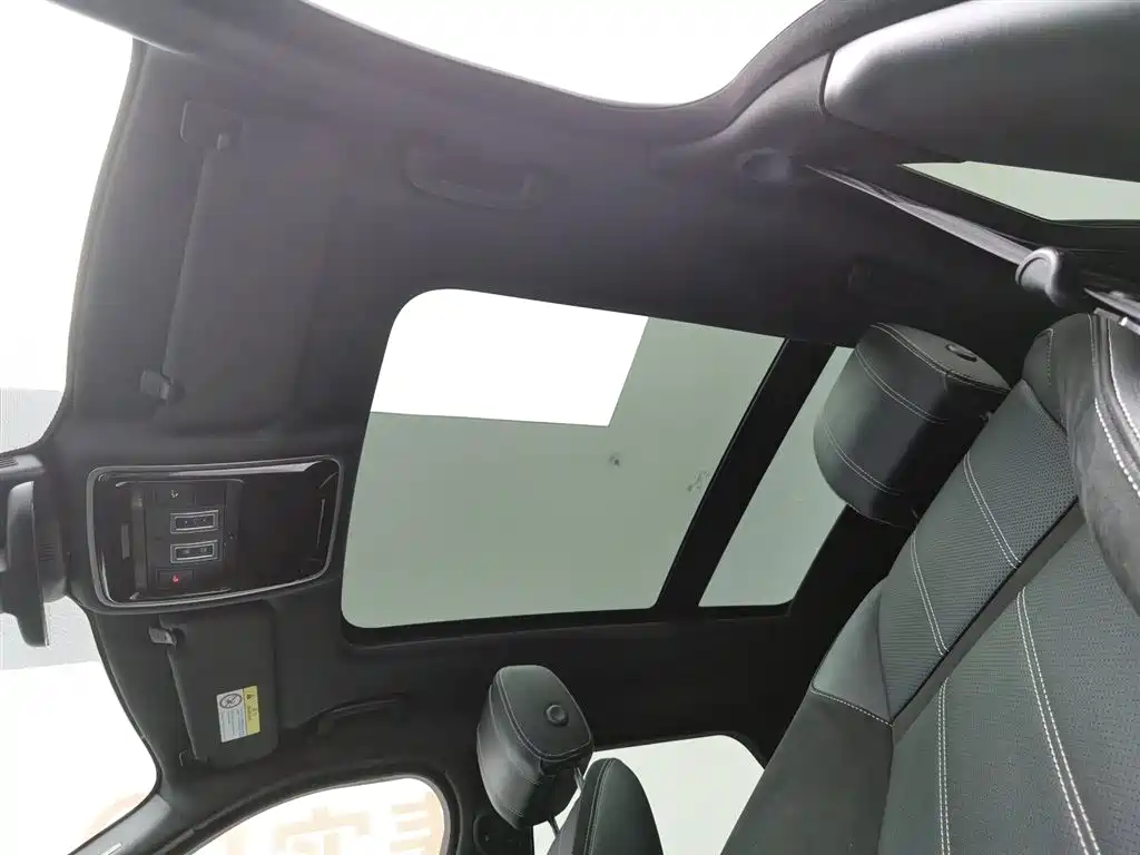 Land Rover Velar 2019 — фото 14