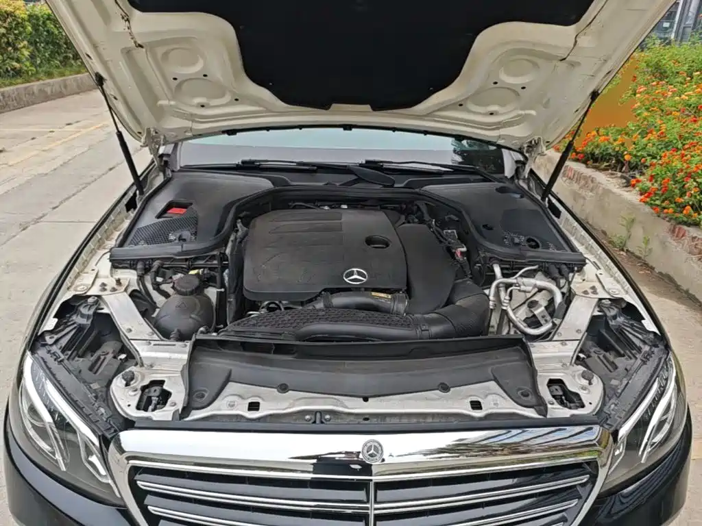 Mercedes-Benz E-Class 2019 — фото 20