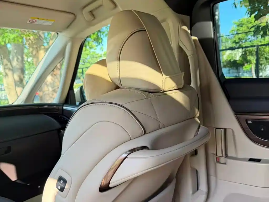 Toyota Alphard 2023 — фото 10
