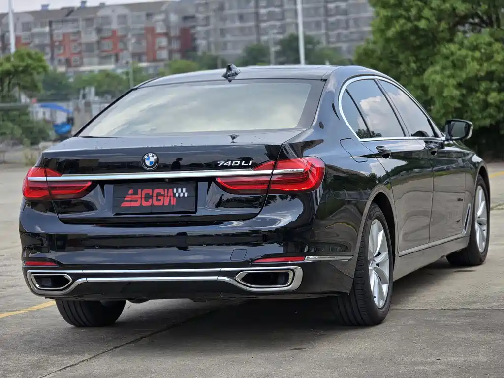 BMW 7 Series 2016 — фото 18