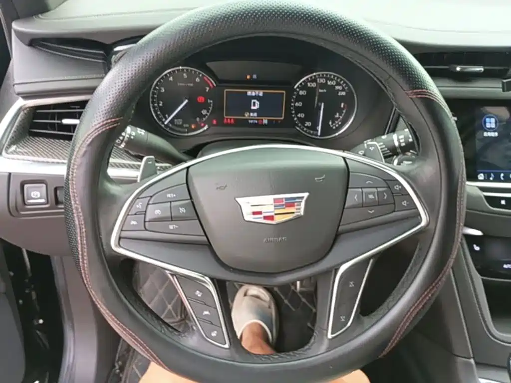 Cadillac XT5 2024 — фото 11