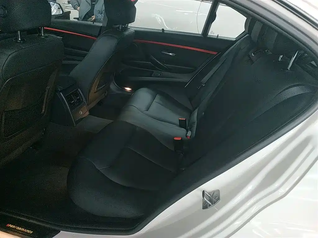 BMW 3 Series 2015 — фото 13