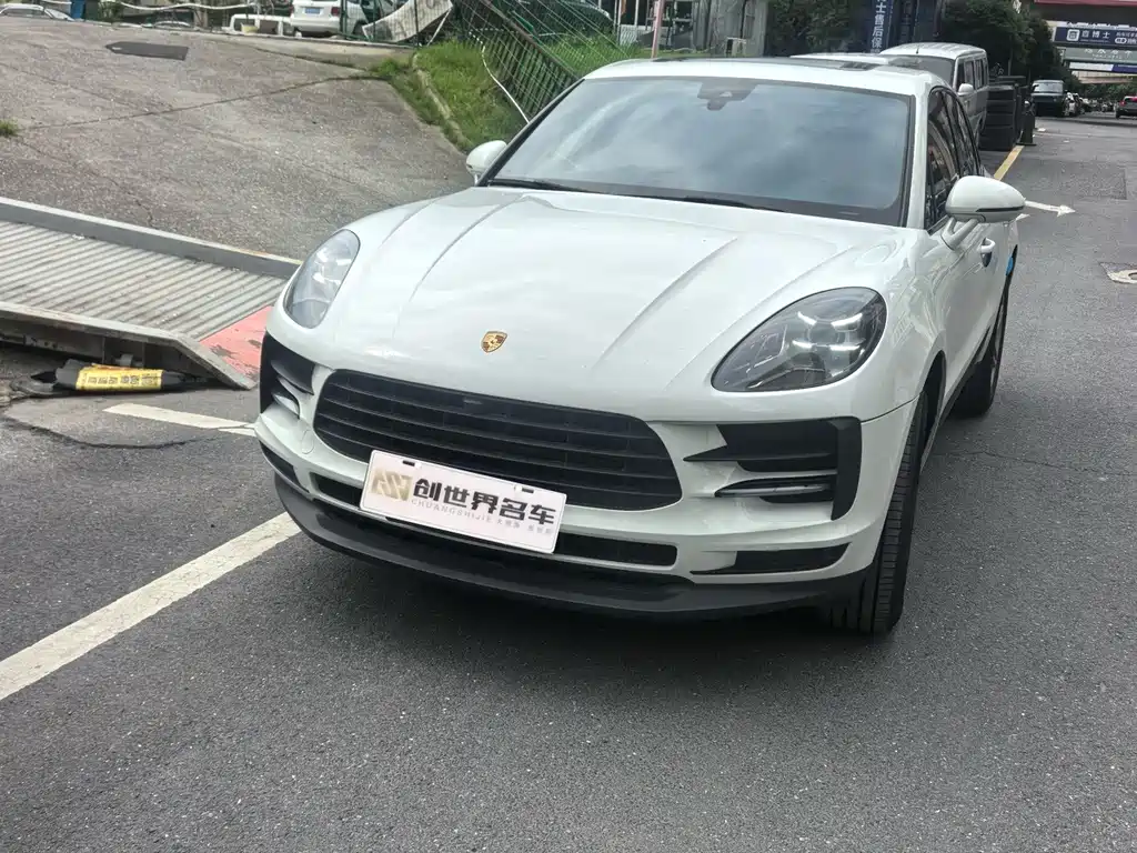 Porsche Macan 2021 — фото 1