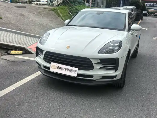 Porsche Macan 2021
