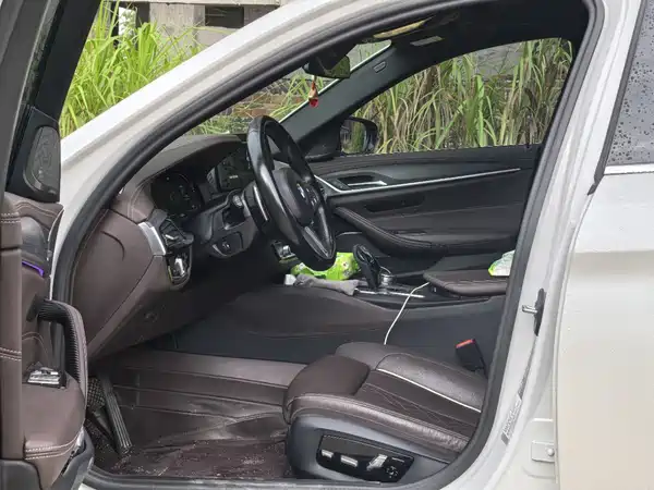 BMW 5 Series 2023