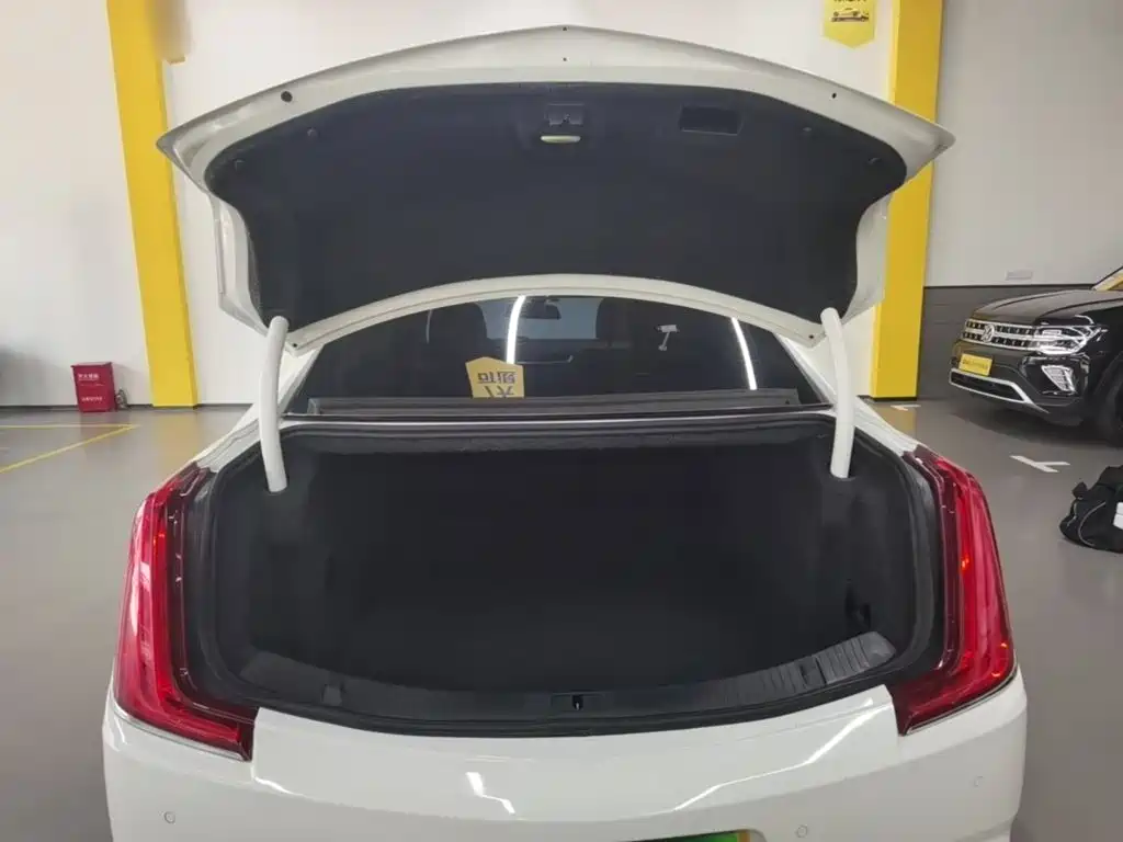 Cadillac XTS 2019 — фото 19