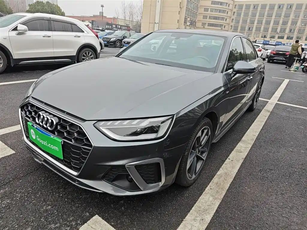 Audi A4L 2020 — фото 1