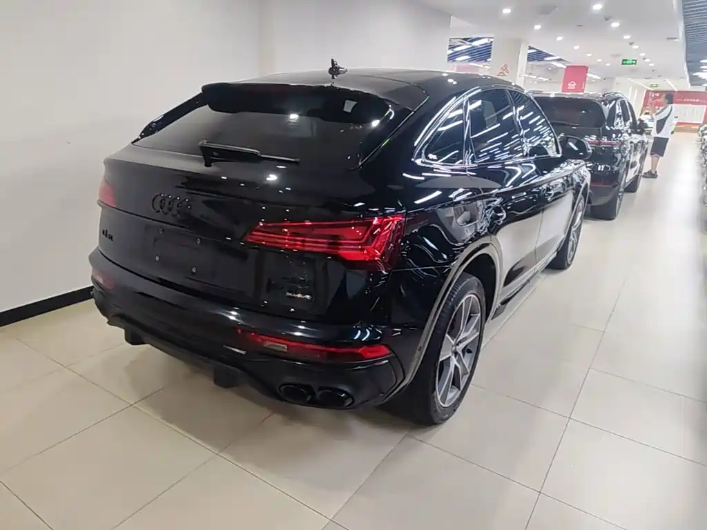 Audi Q5L Sportback 2024 — фото 7