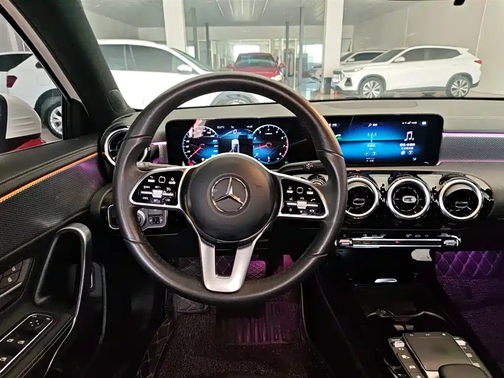 Mercedes-Benz A-Class 2021 — фото 7