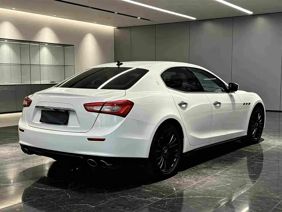 Maserati Ghibli 2015 — фото 4
