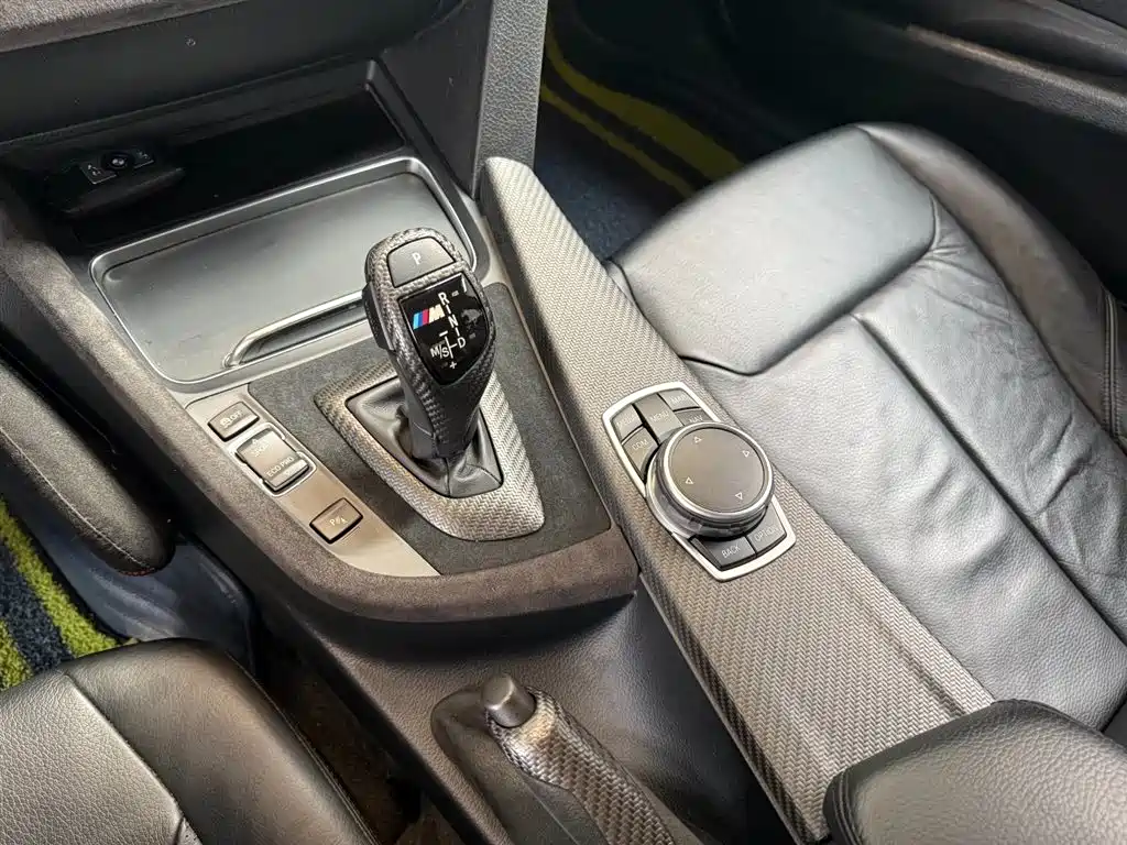BMW 3 Series 2017 — фото 12