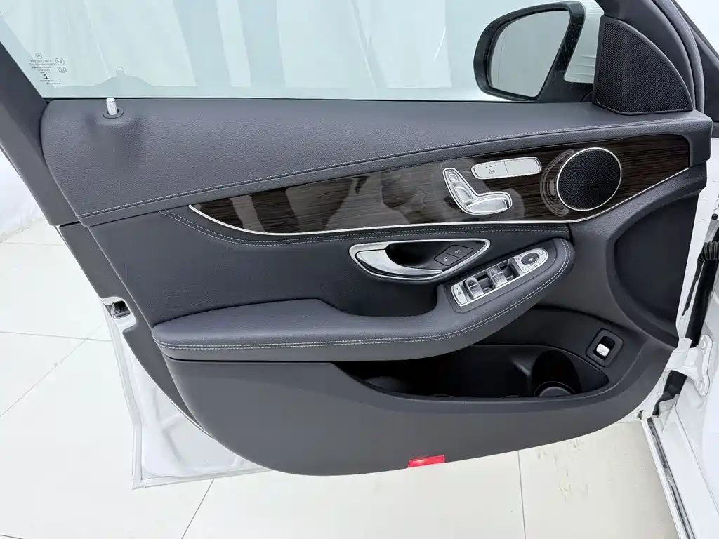 Mercedes-Benz C-Class 2018 — фото 12