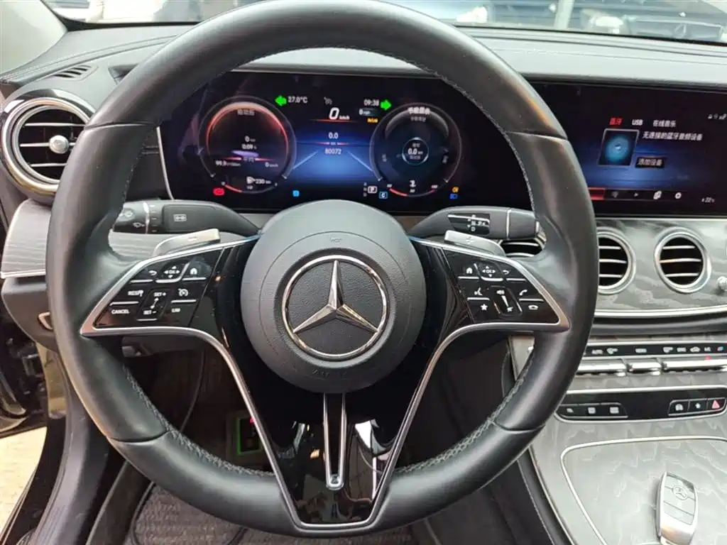 Mercedes-Benz E-Class 2022 — фото 11