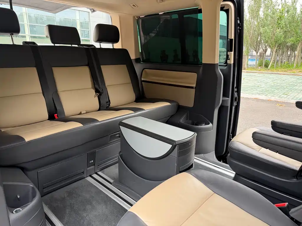 Volkswagen Multivan 2016 — фото 17