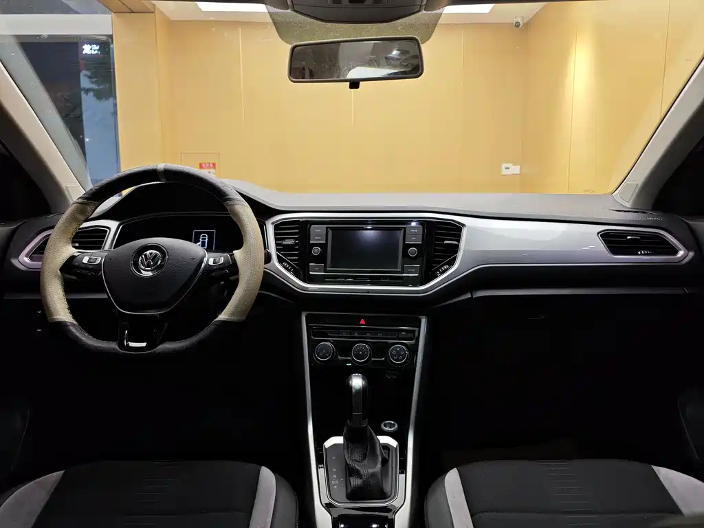 Volkswagen T-Roc 2020 — фото 20