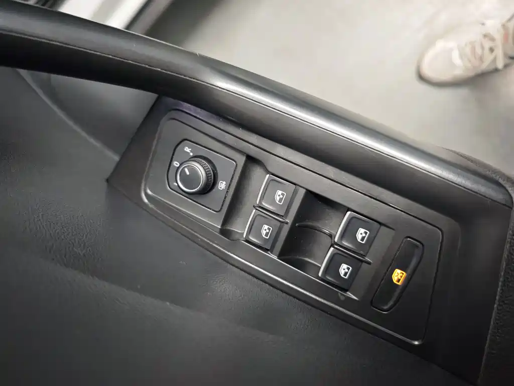 Volkswagen T-Roc 2020 — фото 10