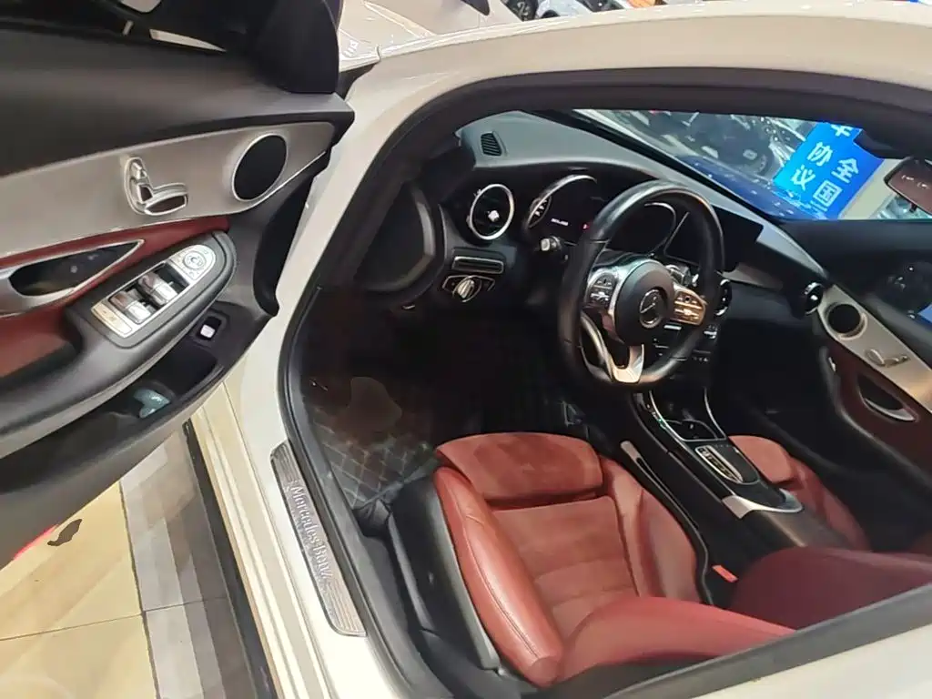 Mercedes-Benz C-Class 2019 — фото 16