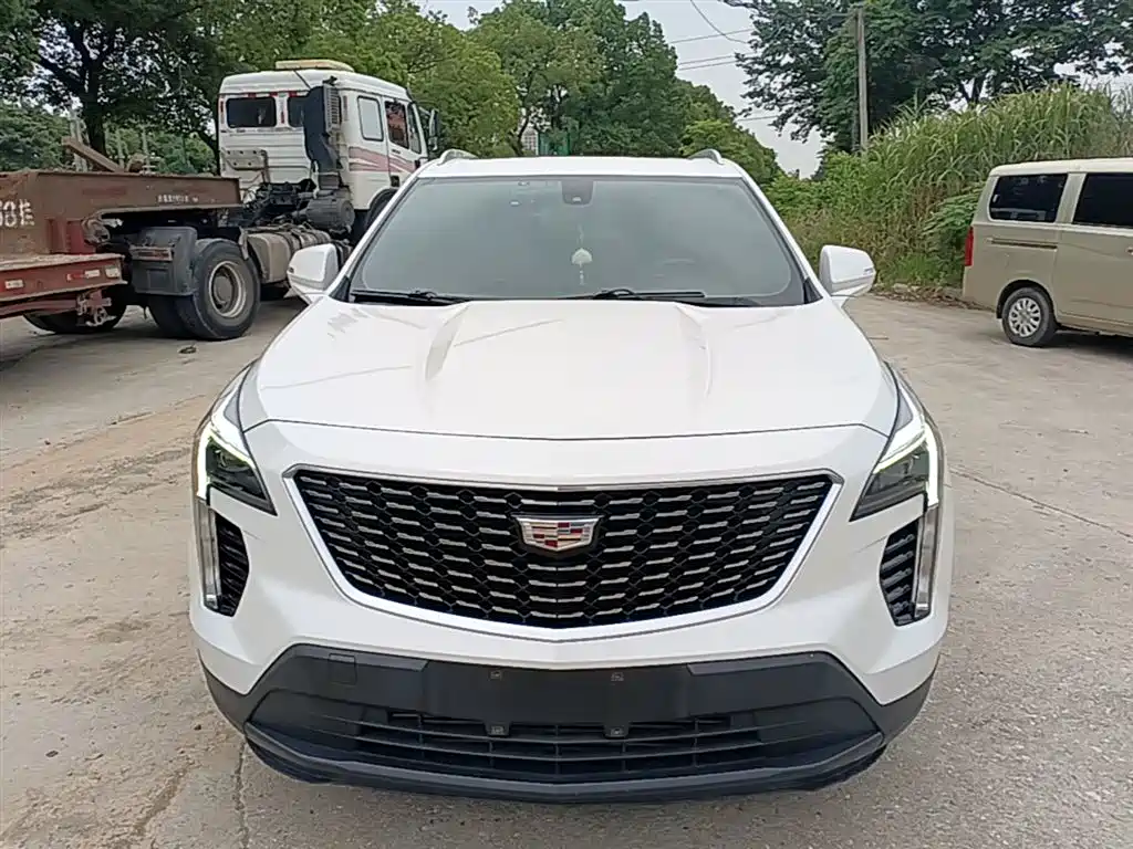 Cadillac XT4 2021 — фото 3
