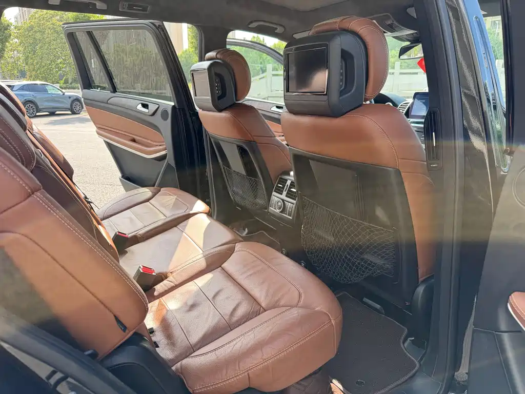 Mercedes-Benz GLS 2016 — фото 10