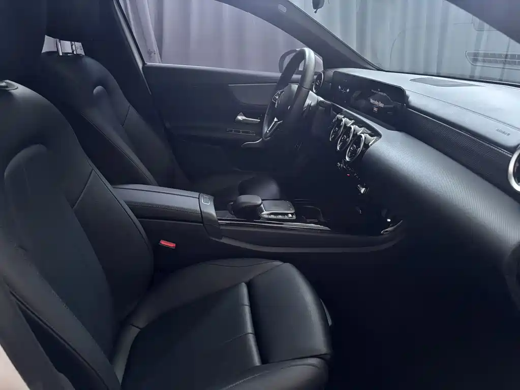 Mercedes-Benz A-Class 2022 — фото 10