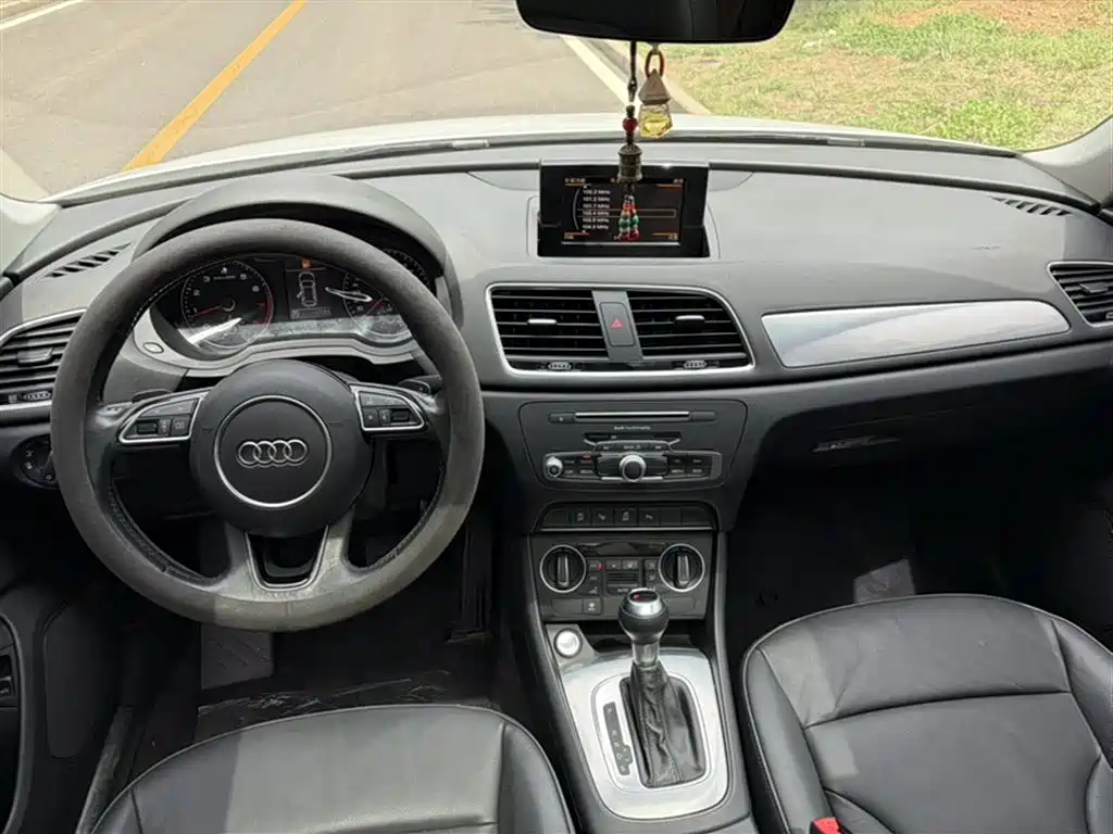 Audi Q3 2017 — фото 20