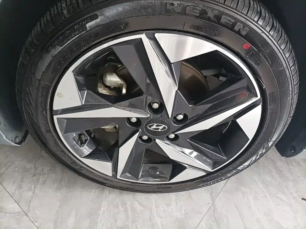 Hyundai Elantra 2020 — фото 23
