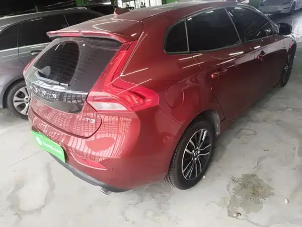 Volvo V40 2017