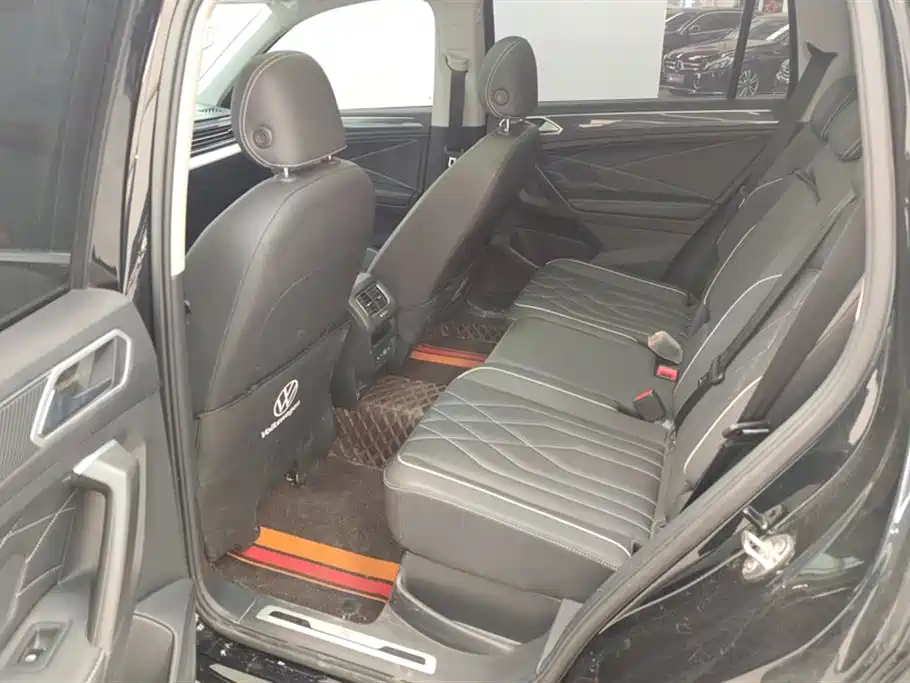 Volkswagen Tiguan L 2023 — фото 11