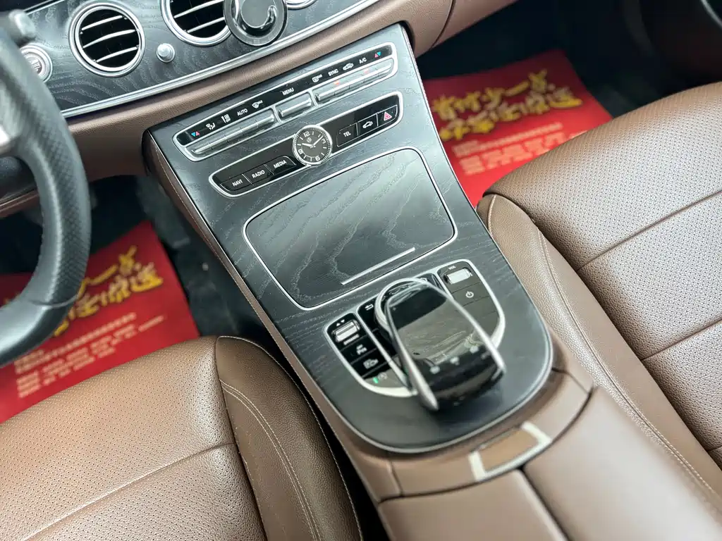 Mercedes-Benz E-Class 2018 — фото 13