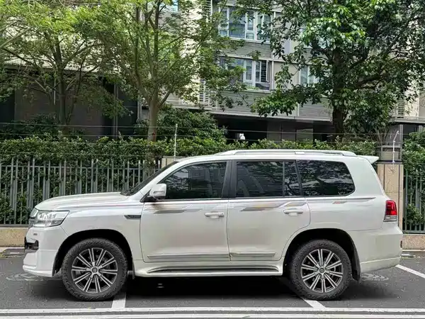 Toyota Land Cruiser 2015
