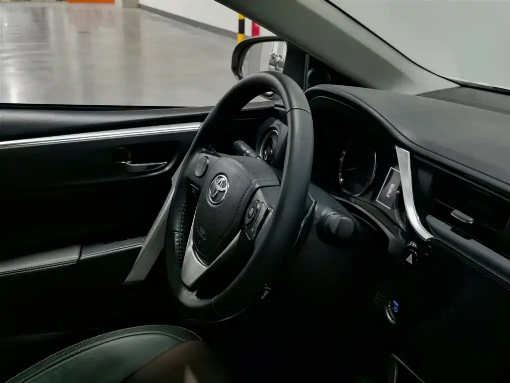 Toyota Corolla 2018 — фото 22
