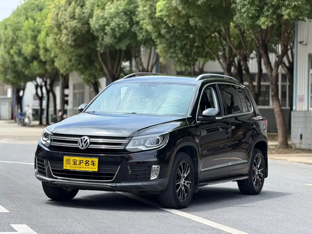 Volkswagen Tiguan 2015 — фото 1