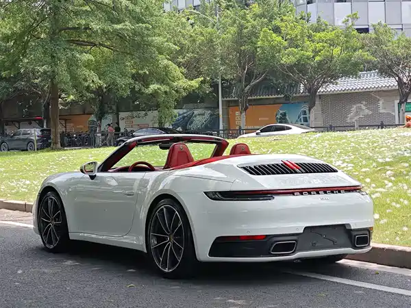 Porsche 911 2023