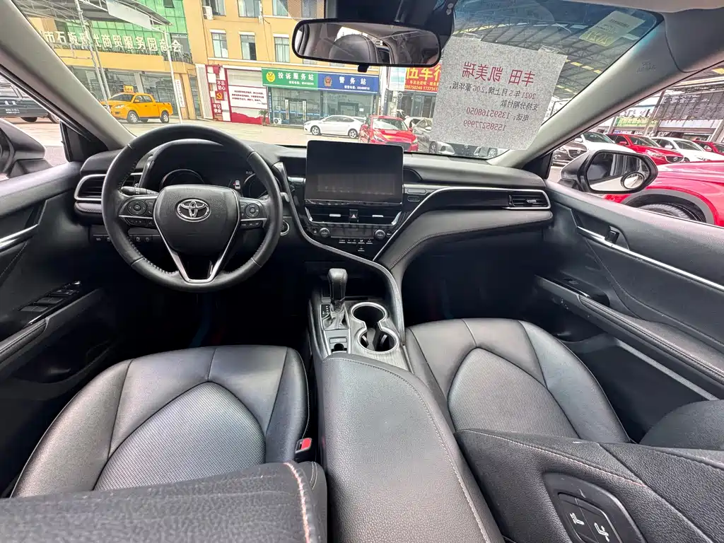 Toyota Camry 2021 — фото 3