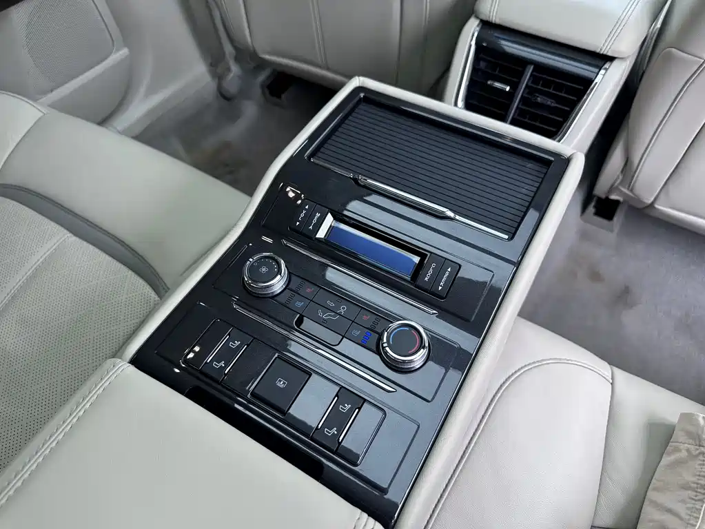 Ford Taurus 2016 — фото 13
