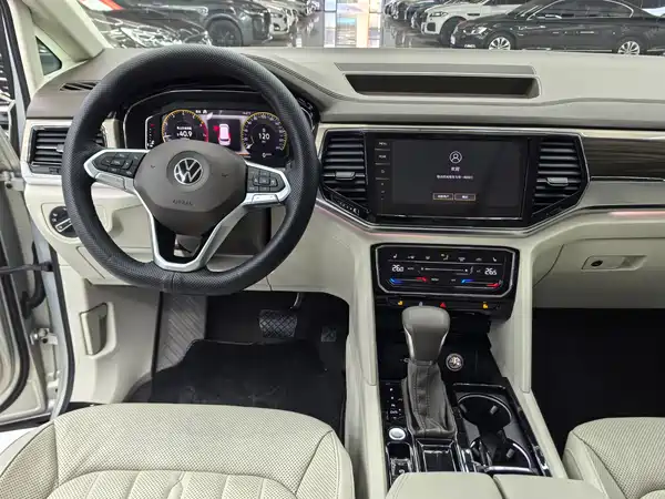 Volkswagen Viloran 2020
