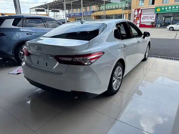 Toyota Camry 2021