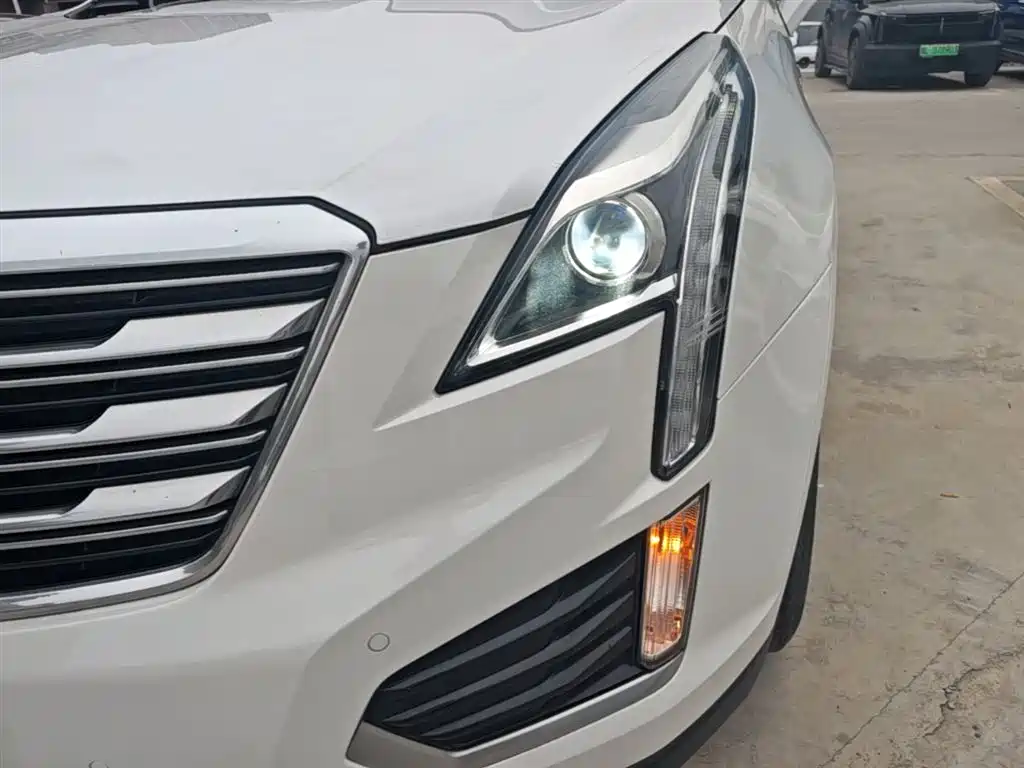 Cadillac XT5 2018 — фото 24