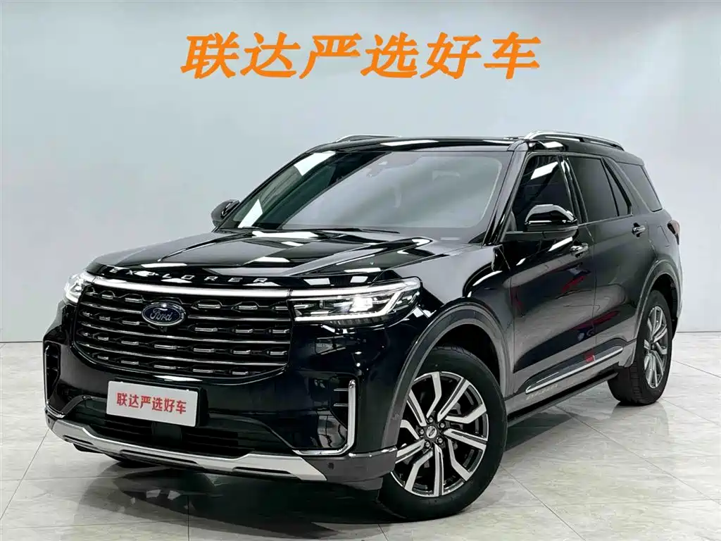 Ford Explorer 2023 — фото 1