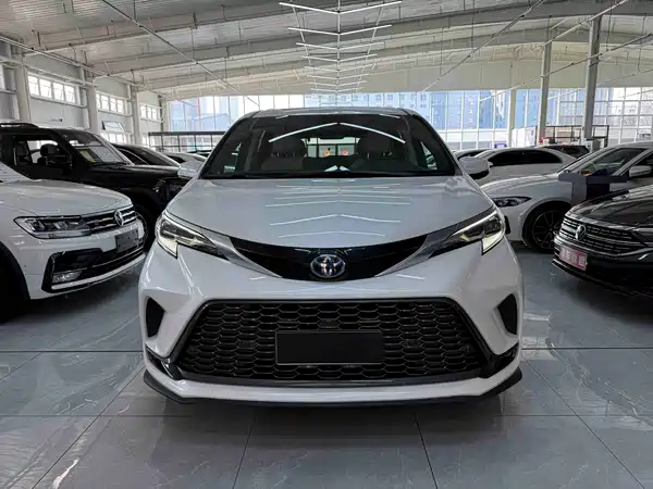 Toyota Granvia 2023