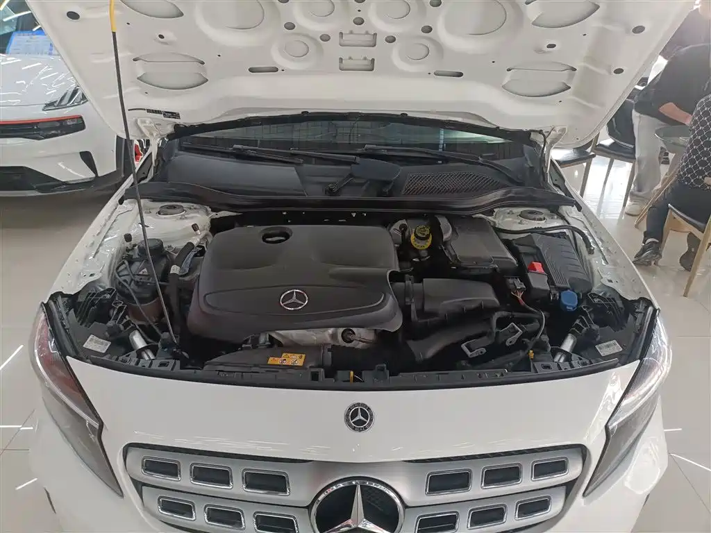 Mercedes-Benz GLA 2018 — фото 16