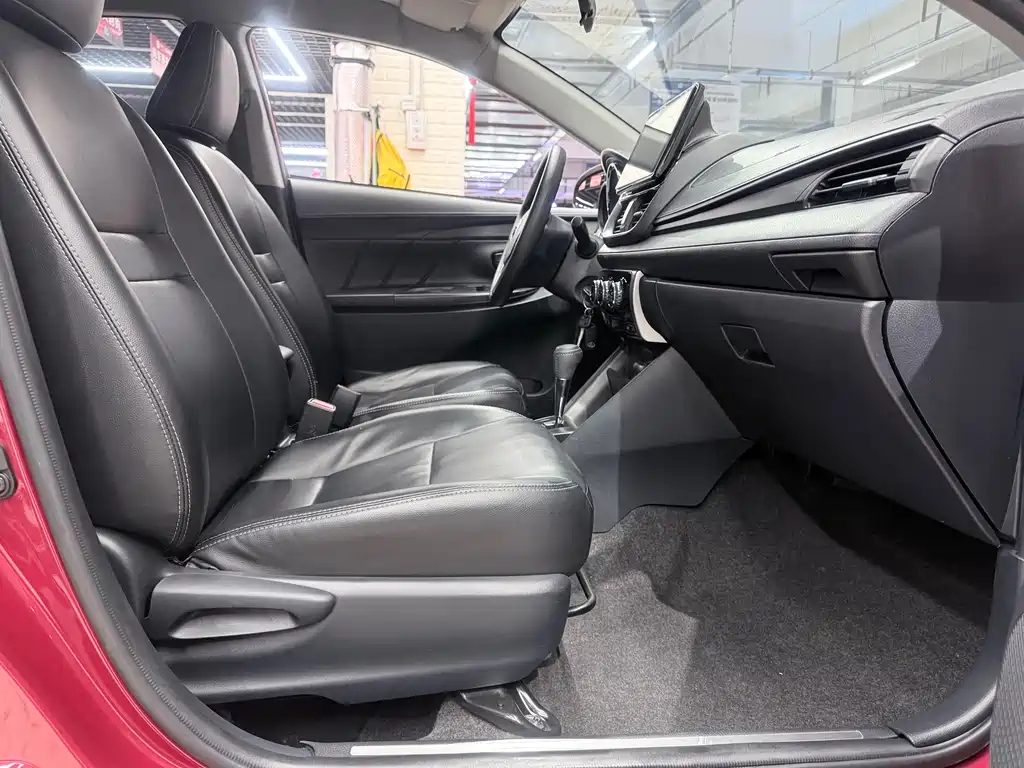Toyota Yaris L 2021 — фото 16
