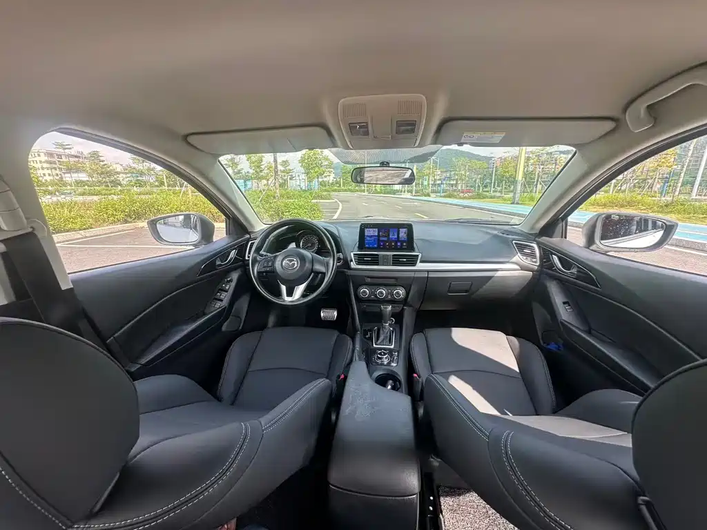 Mazda 3 Axela 2016 — фото 12