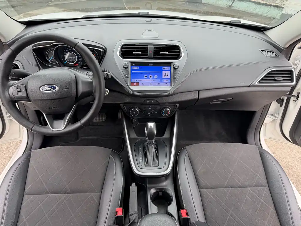 Ford Escort 2019 — фото 11