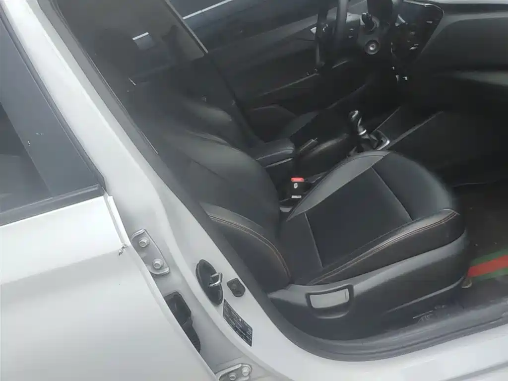 Hyundai Verna 2018 — фото 25