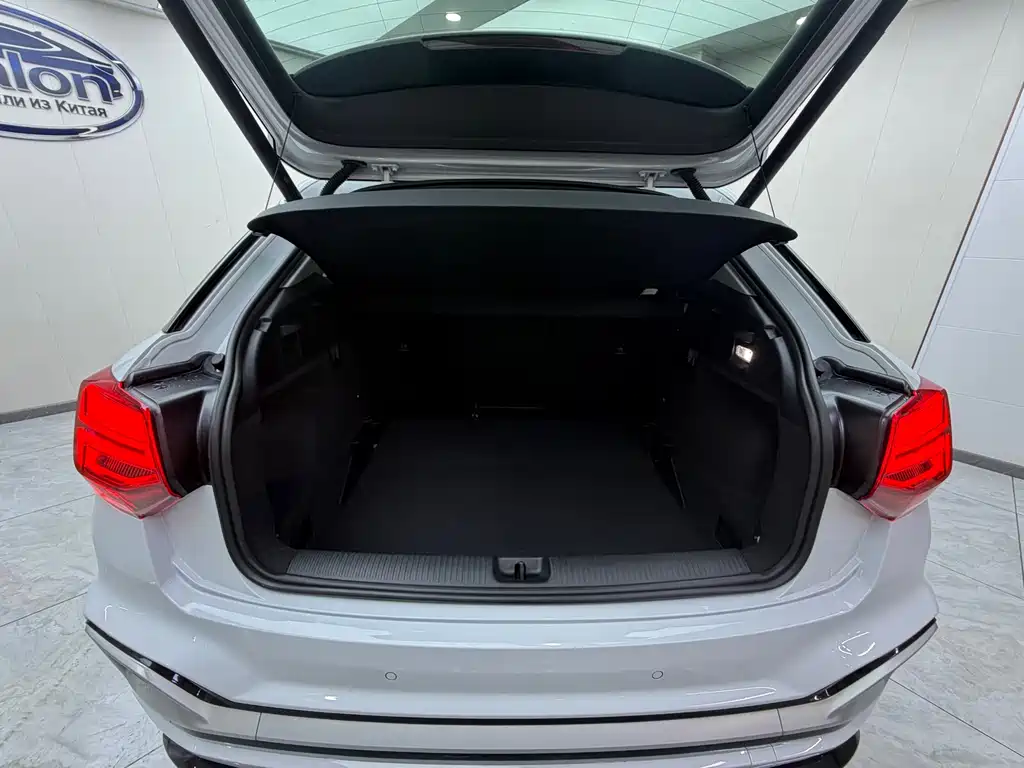 Audi Q2L 2022 — фото 19
