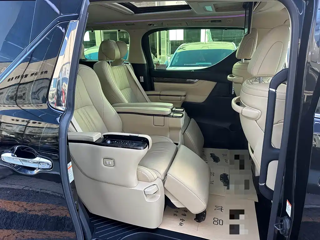 Toyota Alphard 2020 — фото 10