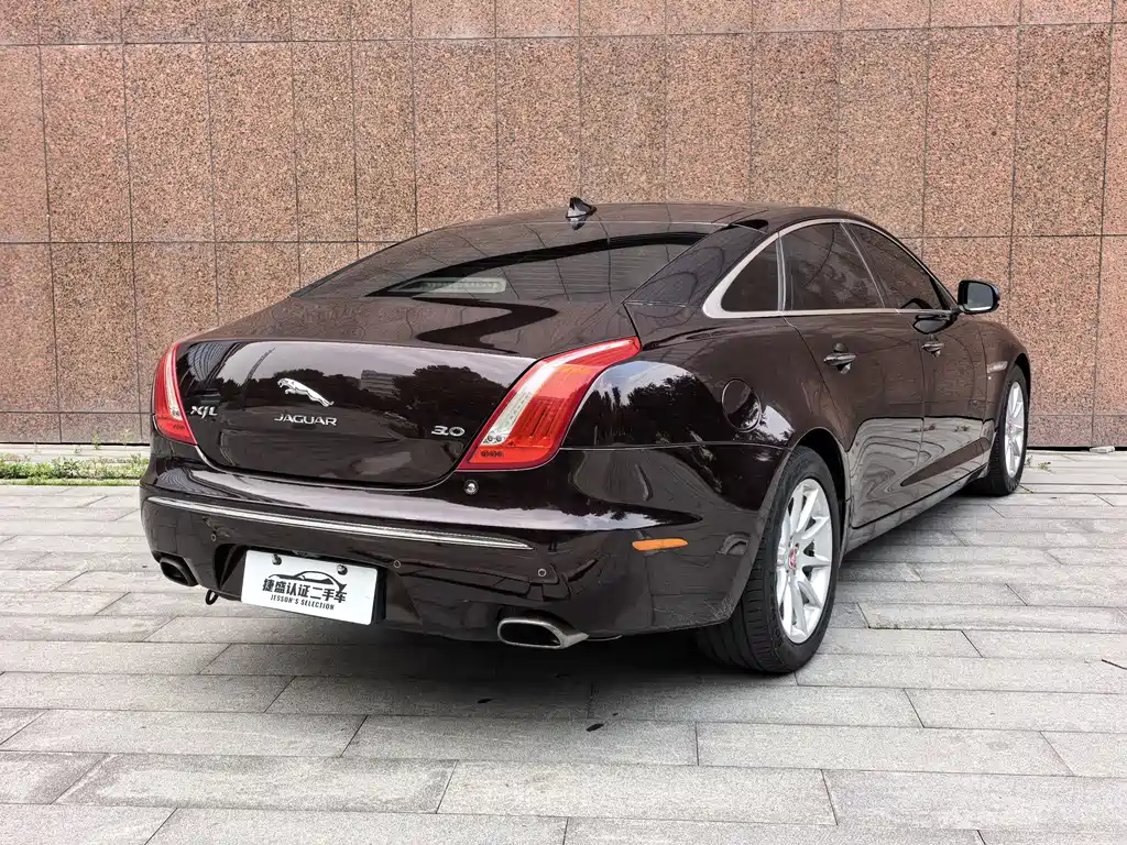 Jaguar XJ 2015 — фото 6